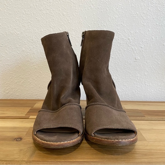 UGG Bootie Valencia Chestnut Brown Suede Leather Peep Toe Stacked Heel Size 7.5 - Picture 2 of 13